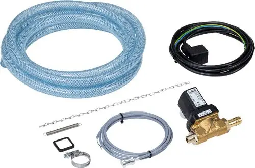 Flexible Schlauchleitung in transparentem Material, dazu ein Ventil und verschiedene Anschlusskomponenten, geeignet für die Temperaturspülung zu GENO-UV von Grünbeck.